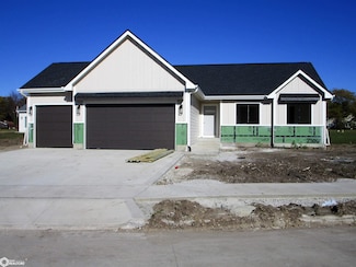 2306 Heritage Ln, Iowa Falls, IA 50126