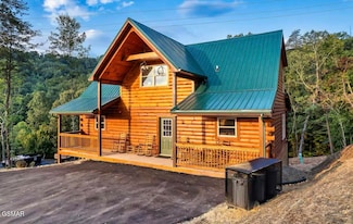 848 String Run Way, Pigeon Forge, TN 37863
