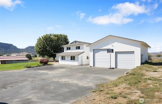 55790 Lake Ridge Ln NE, Electric City, WA 99123