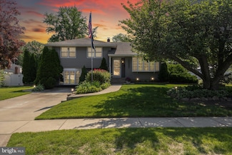306 Fenimore Ln, Delanco, NJ 08075