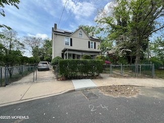 2 Tilton Ave, Red Bank, NJ 07701