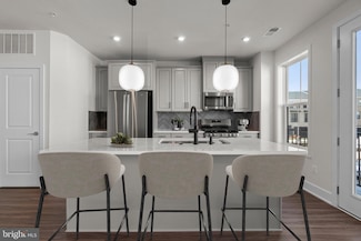 43294 Farringdon Square, Ashburn, VA 20148