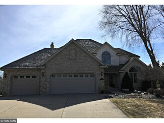 5973 Lorraine Ct, Saint Paul, MN 55126