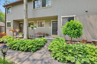 2 Edgehill Ct, Woodbury, CT 06798