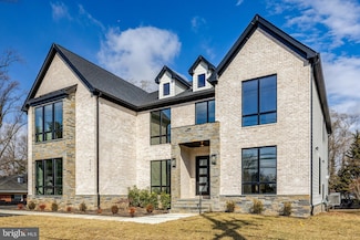 7916 Lewinsville Rd, McLean, VA 22102