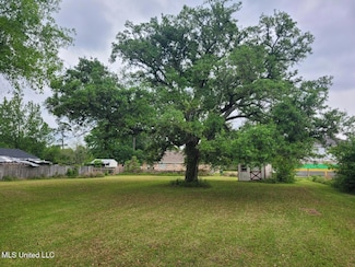 9492 Pringle Ave, Diberville, MS 39540
