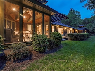 339 North St, Medfield, MA 02052