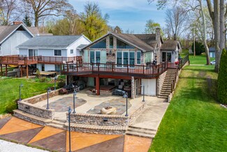 43504 Eagle Lake Dr, Paw Paw, MI 49079