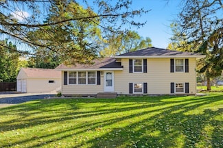 9548 Oliver Ave N, Brooklyn Park, MN 55444