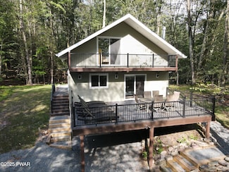 47 S Shore Dr, Lake Ariel, PA 18436