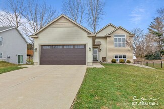 1833 Cherry Run Dr NW, Grand Rapids, MI 49504