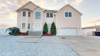 11 Drake Dr, Bayville, NJ 08721