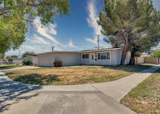 1046 W Avenue H-6, Lancaster, CA 93534