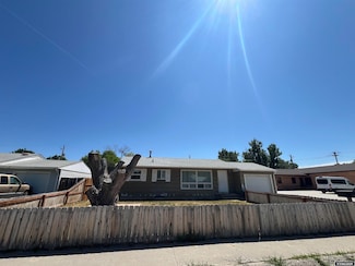 813 S 15th St, Worland, WY 82401