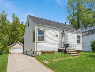 6011 University Ave, Des Moines, IA 50311