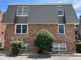 6 Inwood Rd Unit B, Port Washington, NY 11050