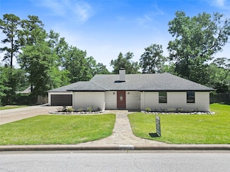 233 Royal Oaks St, Huntsville, TX 77320