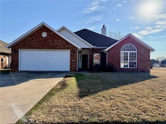 707 Arcadia Dr, Bentonville, AR 72712
