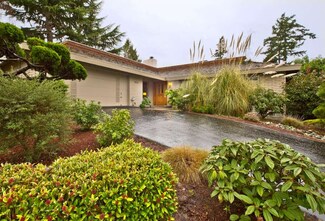 8225 SE 24th St, Mercer Island, WA 98040
