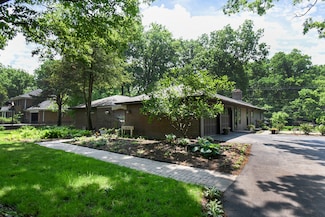 1035 Crescent Blvd, Glen Ellyn, IL 60137