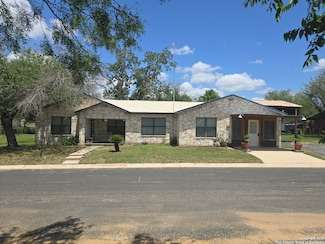 501 Green St, Poth, TX 78147