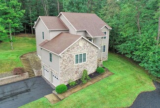 13059 Lakeland Dr, Hesston, PA 16647