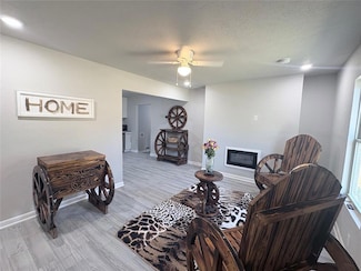 303 N 8th St, Comanche, OK 73529