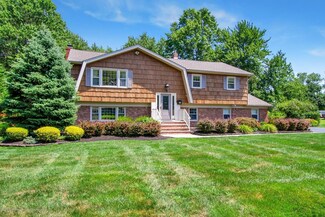 3 Copperfield Ct, Port Monmouth, NJ 07758