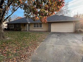 2106 S Linden Ave, Springfield, MO 65804