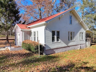 760 Kingtown St, Blue Ridge, GA 30513