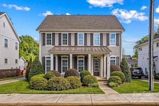 376 Delburg St, Davidson, NC 28036