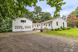 3 Hillcrest St, Hallowell, ME 04347