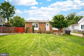 211 N Huron Dr, Oxon Hill, MD 20745