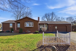 23 Peros Dr, Agawam, MA 01001