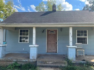 312 E Warner Dr, Leadwood, MO 63653