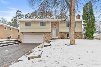 7633 James Ave N, Brooklyn Park, MN 55444