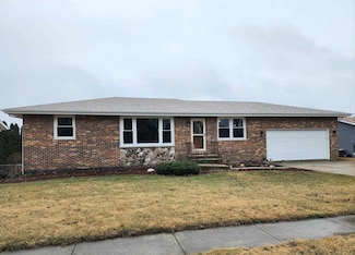 812 Bonnie Ln, Peotone, IL 60468