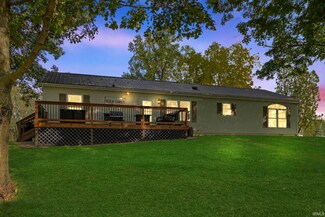 6683 Chamberlin Dr, South Whitley, IN 46787