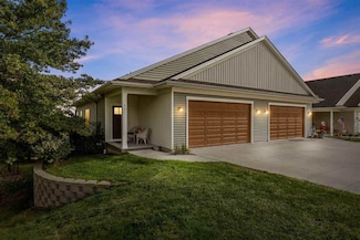 401 S 2nd St, West Branch, IA 52358