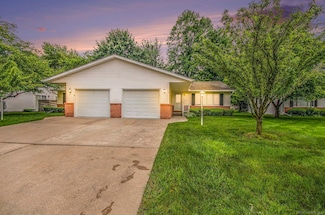 3545 Holland Park Ln, Port Huron, MI 48060