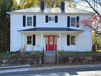1202 W Beverley St, Staunton, VA 24401