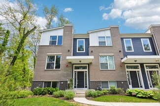 29W690 Cambridge Ct, Warrenville, IL 60555