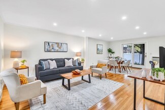 11 Town House Dr, Newtonville, MA 02460