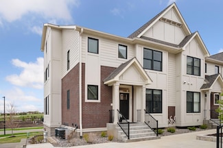 2301 Simply Living Ln, Hudson, WI 54016