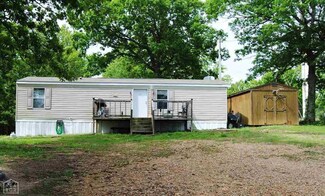 136 Gr 157 Rd, Lafe, AR 72436