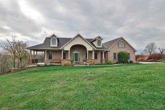 5745 Curnie Dr, Hamilton, OH 45013