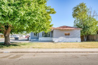 1425 Oak St, Selma, CA 93662