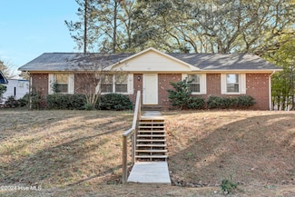 102 Little Creek Rd, Castle Hayne, NC 28429