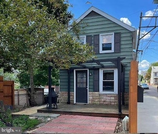 312 Saint Marys St, Phoenixville, PA 19460