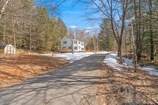 107 Sherwood Forest Rd, Weare, NH 03281